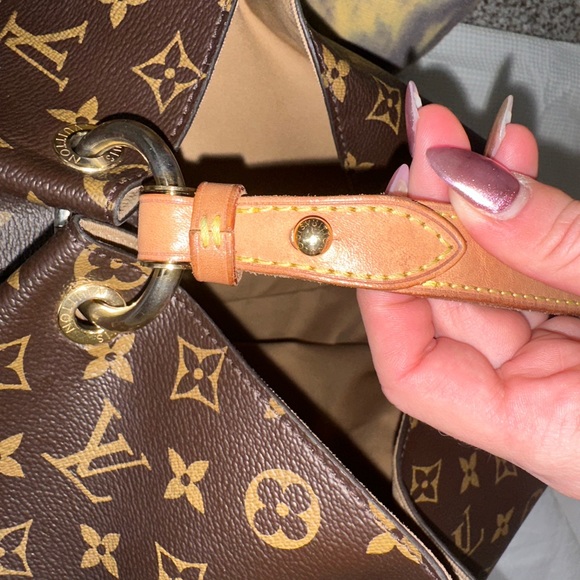 Louis Vuitton Monogram Graceful MM - Picture 11 of 16